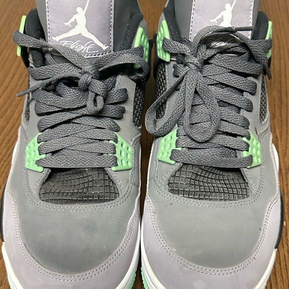 Jordan green glow size 10.5 - Picture 3 of 10